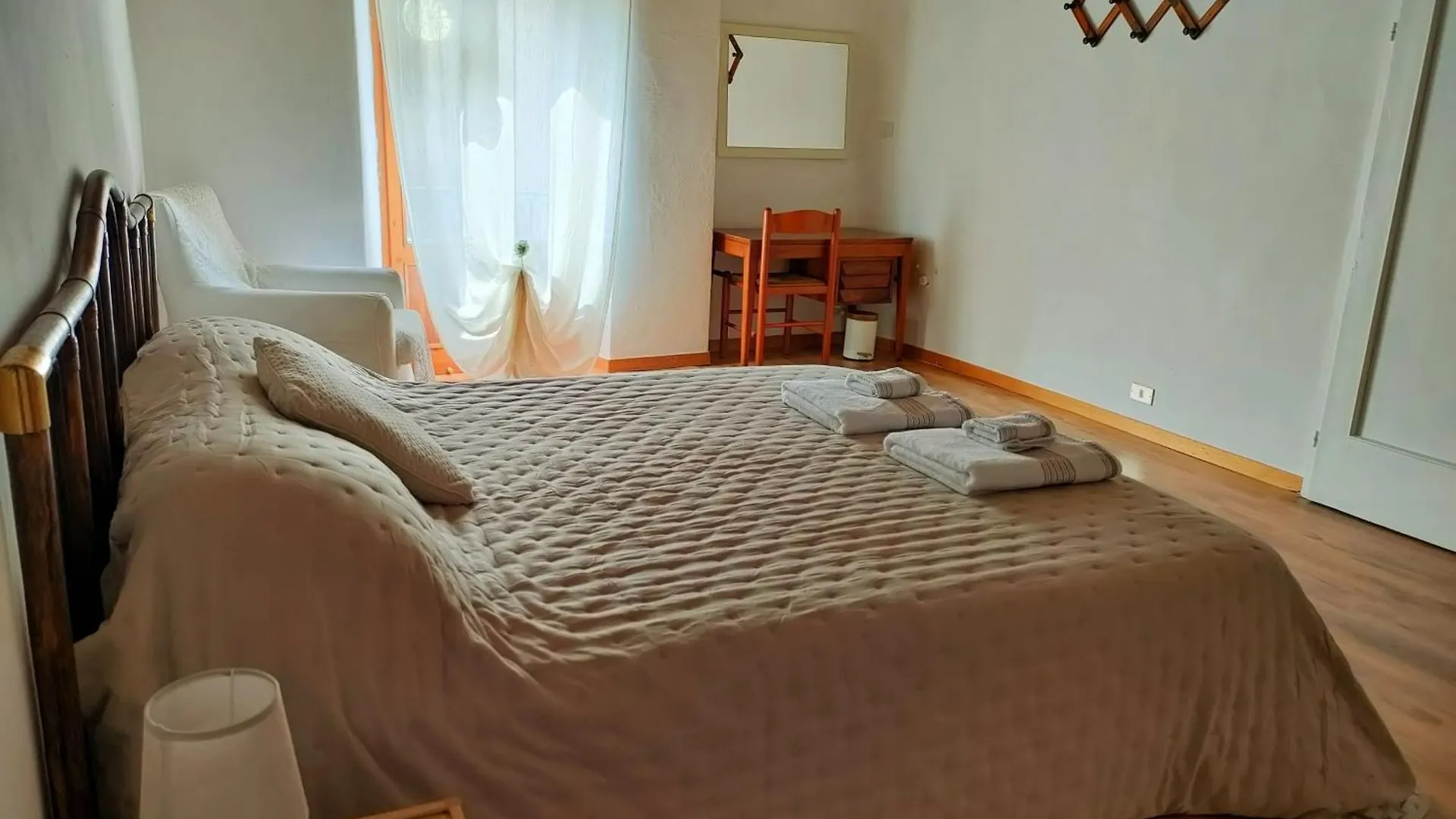 Affascinante Mansarda Nel Cuore Di Brunate Pansiyon